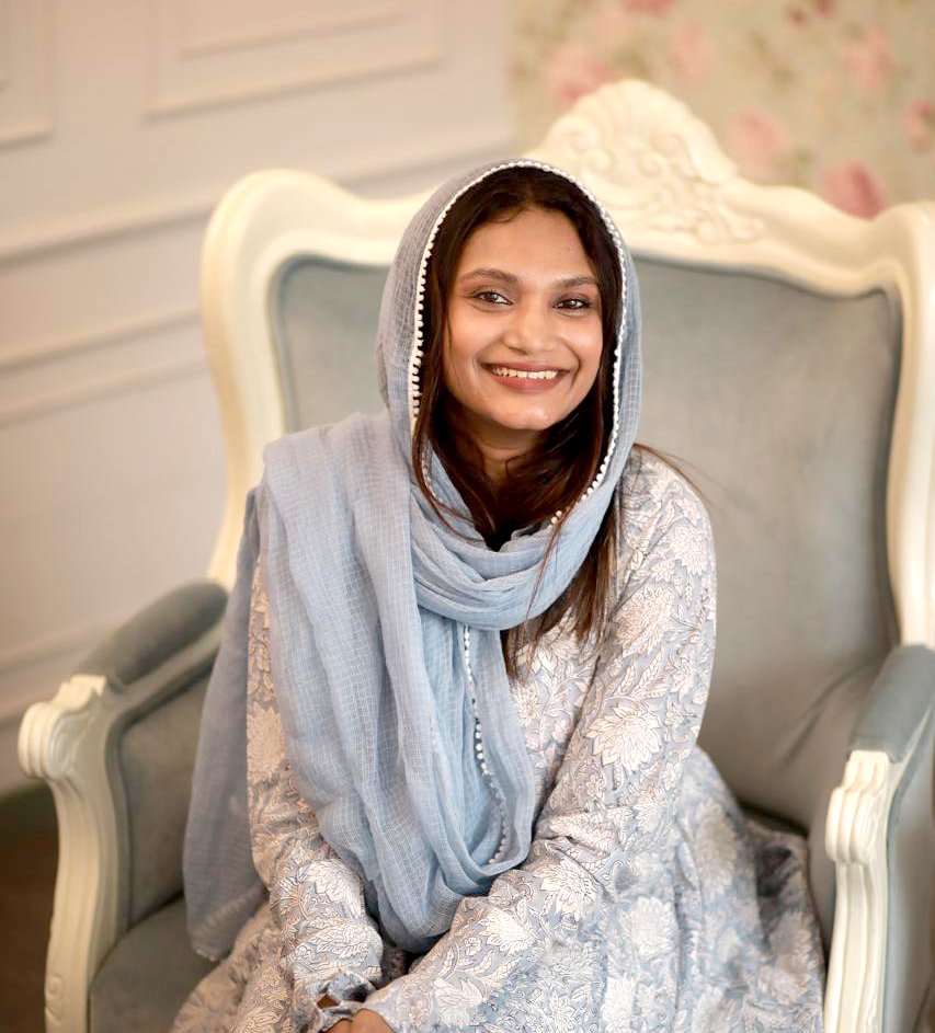 About Frills & Laces